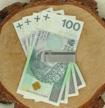 Stylowy klips na banknoty Nomination Italy z kolekcji Strong Diamond Geometric. Stal szlachetna z czarnymi elementami, zdobiony diamentem 0,005 ct. Elegancki i oryginalny 33.jpg